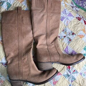 Lucky Brand Tan Heeled Boots